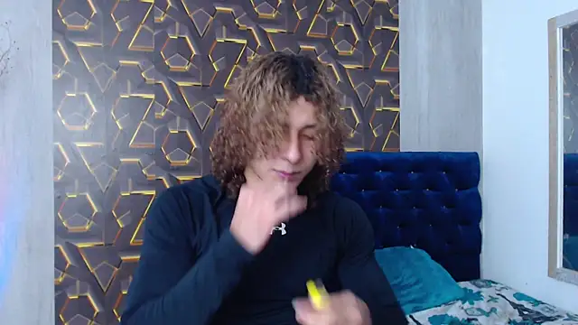 Snapshot of Demitryo chatting on 03/20/25, 02:40 Demitryo online show from 03/20/25, 02:40