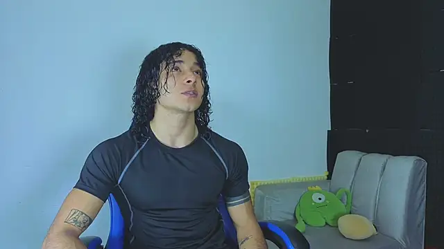 Snapshot of Demitryo chatting on 09/29/25, 12:27 Demitryo online show from 09/29/25, 12:27