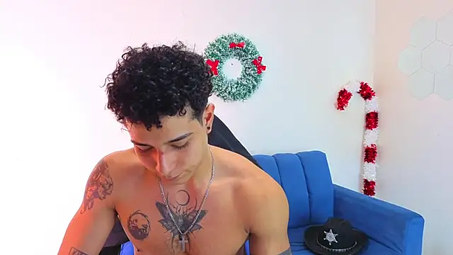 Snapshot of Demitryo chatting on 12/14/25, 05:35 Demitryo online show from 12/14/25, 05:35