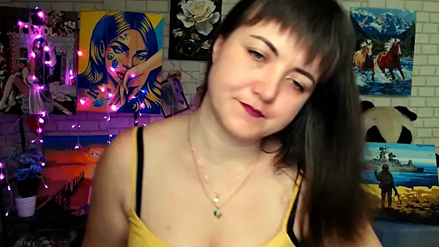 Darina M  online show from 02/15/26, 05:15