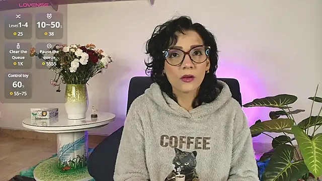 Elliee  online show from 02/13/25, 12:43