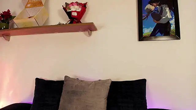 Elliee  online show from 10/22/25, 12:27