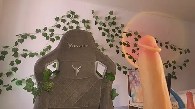 Snapshot of mariel_a_gold chatting on 02/18/26, 07:15 mariel a gold online show from 02/18/26, 07:15