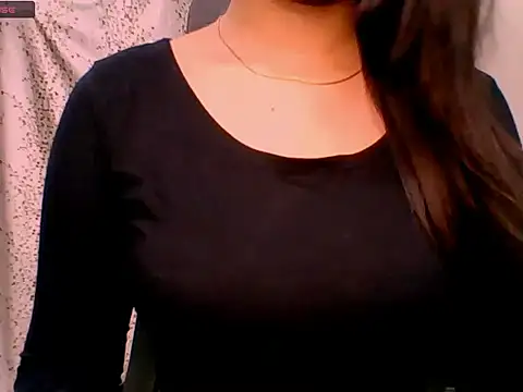 Snapshot of Nicole-wallace chatting on 11/05/25, 03:56 Nicole-wallace online show from 11/05/25, 03:56