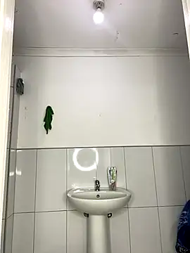 Snapshot of DarkBerry87 chatting on 10/07/25, 06:27 DarkBerry87 online show from 10/07/25, 06:27