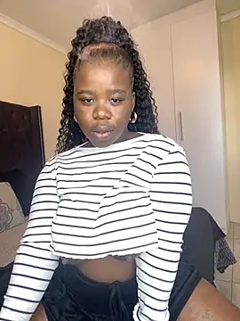 Snapshot of DarkBerry87 chatting on 11/26/25, 04:02 DarkBerry87 online show from 11/26/25, 04:02