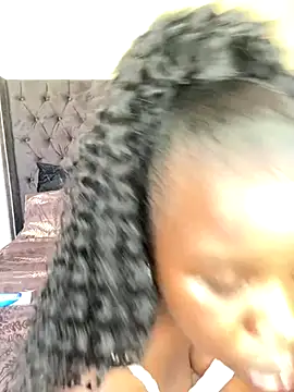 Snapshot of DarkBerry87 chatting on 12/02/25, 05:35 DarkBerry87 online show from 12/02/25, 05:35