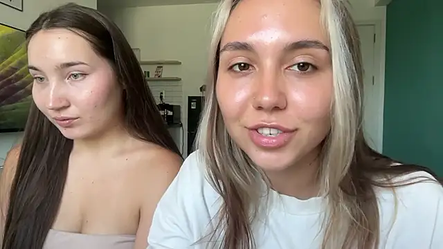 Snapshot of domDani_subMay chatting on 03/29/26, 08:36 domDani subMay online show from 03/29/26, 08:36