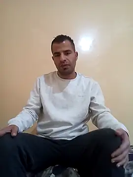 Snapshot of Bisex_activ19 chatting on 01/17/25, 08:34 Bisex activ19 online show from 01/17/25, 08:34