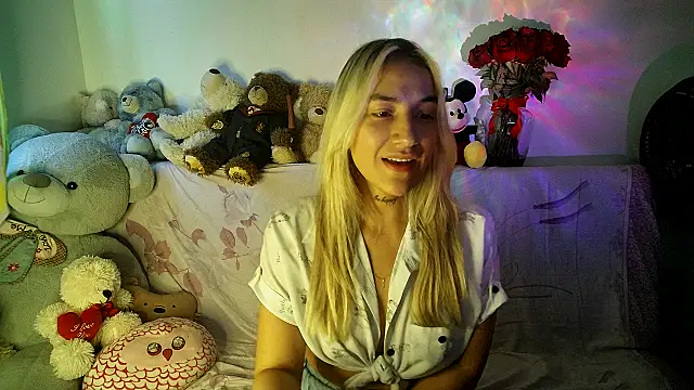 Snapshot of mandy_berrys chatting on 09/14/25, 11:04 mandy berrys online show from 09/14/25, 11:04