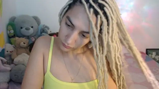 Snapshot of mandy_berrys chatting on 10/28/25, 02:04 mandy berrys online show from 10/28/25, 02:04