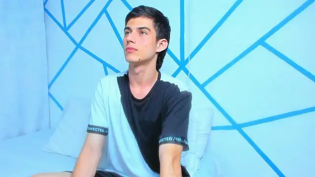 Snapshot of liam_scott77 chatting on 12/06/24, 07:01 liam scott77 online show from 12/06/24, 07:01