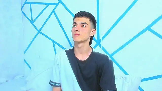 Snapshot of liam_scott77 chatting on 12/12/24, 06:10 liam scott77 online show from 12/12/24, 06:10