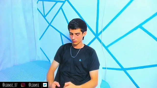 Snapshot of liam_scott77 chatting on 09/26/25, 03:38 liam scott77 online show from 09/26/25, 03:38