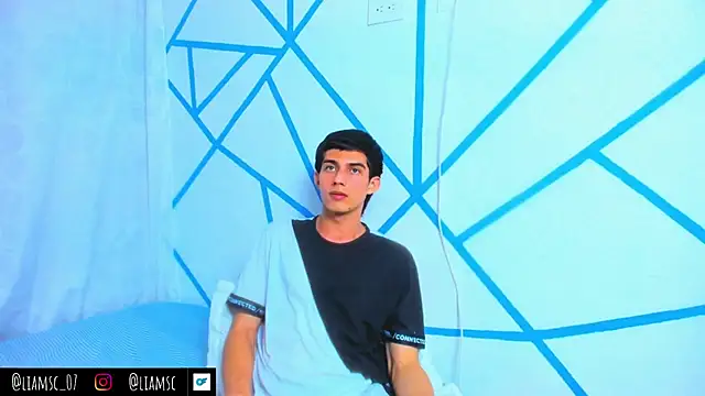 Snapshot of liam_scott77 chatting on 09/28/25, 12:05 liam scott77 online show from 09/28/25, 12:05