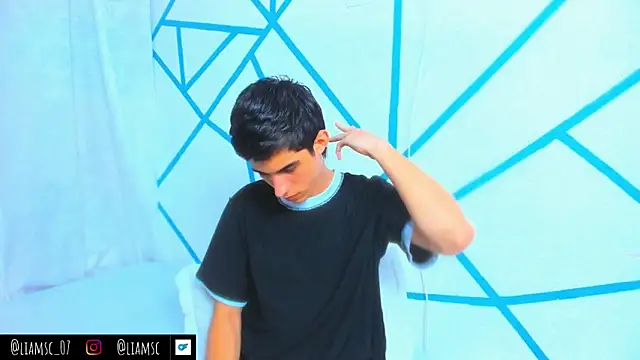 Snapshot of liam_scott77 chatting on 10/02/25, 12:28 liam scott77 online show from 10/02/25, 12:28