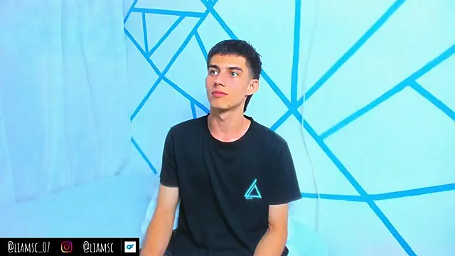 Snapshot of liam_scott77 chatting on 10/02/25, 11:12 liam scott77 online show from 10/02/25, 11:12