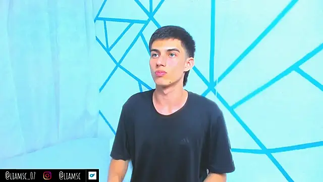 Snapshot of liam_scott77 chatting on 10/30/25, 09:48 liam scott77 online show from 10/30/25, 09:48