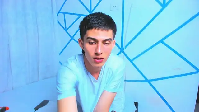 Snapshot of liam_scott77 chatting on 11/02/25, 01:08 liam scott77 online show from 11/02/25, 01:08