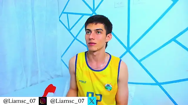 Snapshot of liam_scott77 chatting on 12/13/25, 08:14 liam scott77 online show from 12/13/25, 08:14