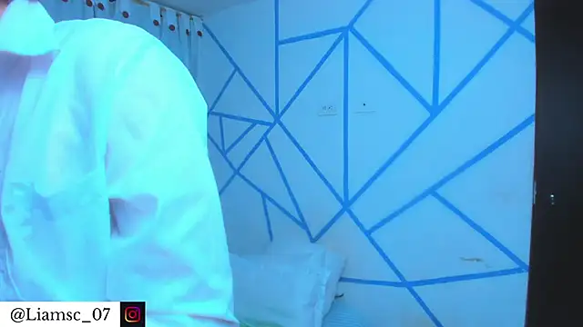 Snapshot of liam_scott77 chatting on 02/02/26, 12:53 liam scott77 online show from 02/02/26, 12:53