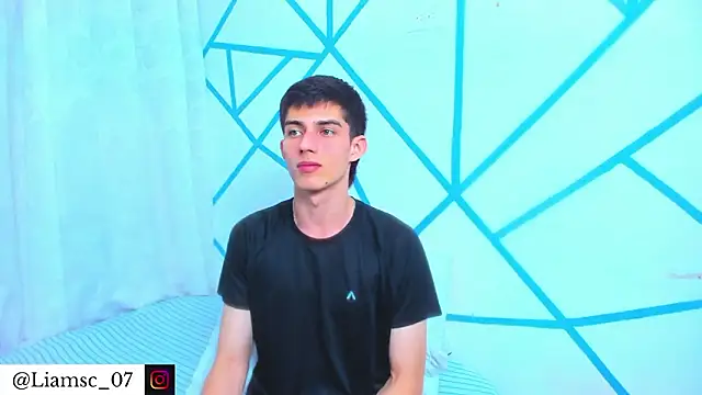 Snapshot of liam_scott77 chatting on 02/04/26, 01:55 liam scott77 online show from 02/04/26, 01:55