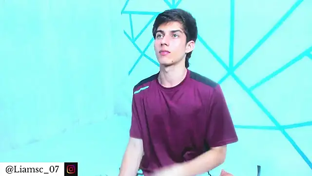 Snapshot of liam_scott77 chatting on 04/12/26, 01:54 liam scott77 online show from 04/12/26, 01:54