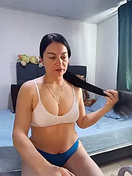 renata hot1 online show from 12/02/25, 04:13