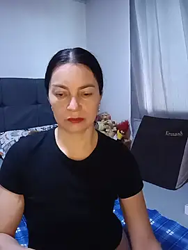 Snapshot of renata_hot1 chatting on 07/02/26, 10:27 renata hot1 online show from 07/02/26, 10:27