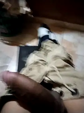 Snapshot of Ger0nim05 chatting on 10/05/25, 04:44 Ger0nim05 online show from 10/05/25, 04:44