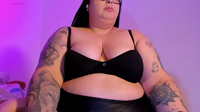 Snapshot of Apriilpeach_ chatting on 12/17/25, 05:41 Apriilpeach online show from 12/17/25, 05:41