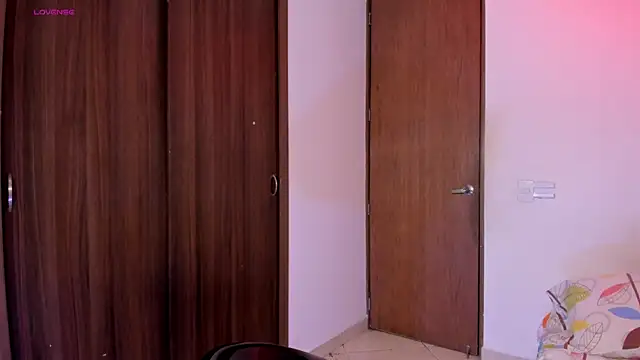 Snapshot of Apriilpeach_ chatting on 02/14/26, 05:10 Apriilpeach online show from 02/14/26, 05:10