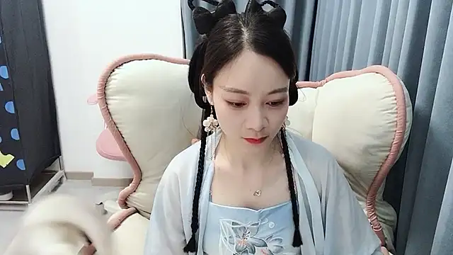 amy-jini online show from 09/25/25, 12:53