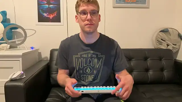 BlueEyedTallGuy94 online show from 12/22/24, 01:12