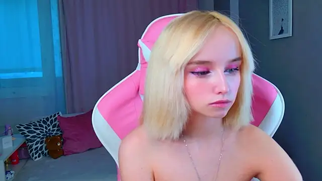 Snapshot of b4by_LoL1 chatting on 03/17/26, 01:25 b4by LoL1 online show from 03/17/26, 01:25