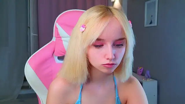 Snapshot of b4by_LoL1 chatting on 03/27/26, 05:45 b4by LoL1 online show from 03/27/26, 05:45