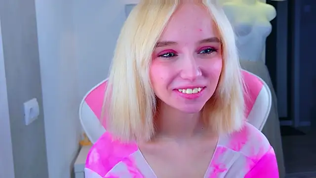 Snapshot of b4by_LoL1 chatting on 04/14/26, 05:24 b4by LoL1 online show from 04/14/26, 05:24