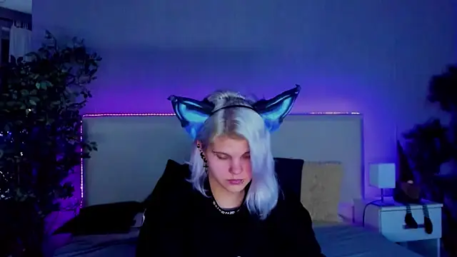 JoannLowe online show from 12/17/24, 08:21