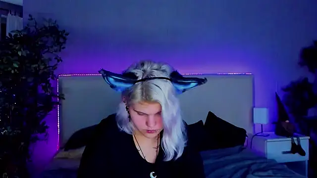 JoannLowe online show from 12/21/24, 11:02