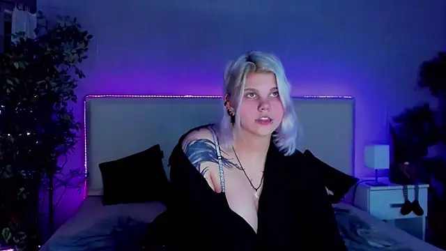 JoannLowe online show from 12/22/24, 11:20