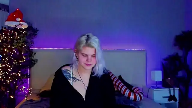 JoannLowe online show from 12/23/24, 08:25