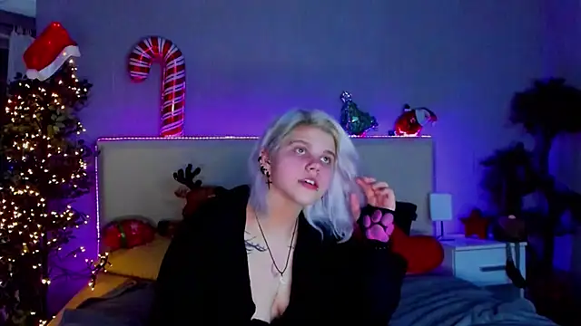 JoannLowe online show from 12/25/24, 02:25