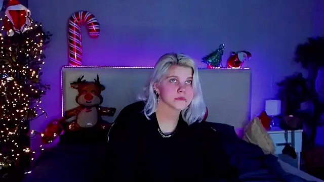 JoannLowe online show from 12/31/24, 03:01