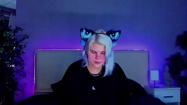 JoannLowe online show from 01/15/25, 02:06