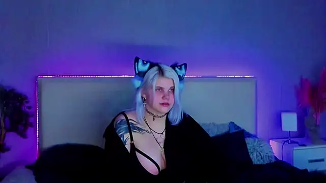 JoannLowe online show from 02/23/25, 02:51