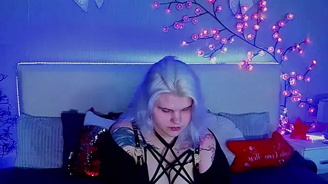 JoannLowe online show from 12/14/25, 08:13