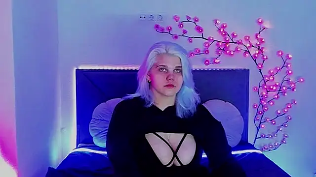 JoannLowe online show from 04/15/26, 07:58