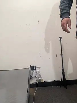 Snapshot of MiamiBang chatting on 02/01/25, 11:54 MiamiBang online show from 02/01/25, 11:54