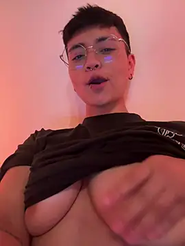 Ashley Chriss online show from 12/22/24, 12:07