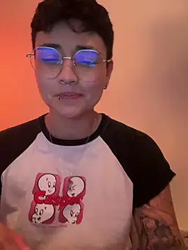 Ashley Chriss online show from 12/31/24, 05:22